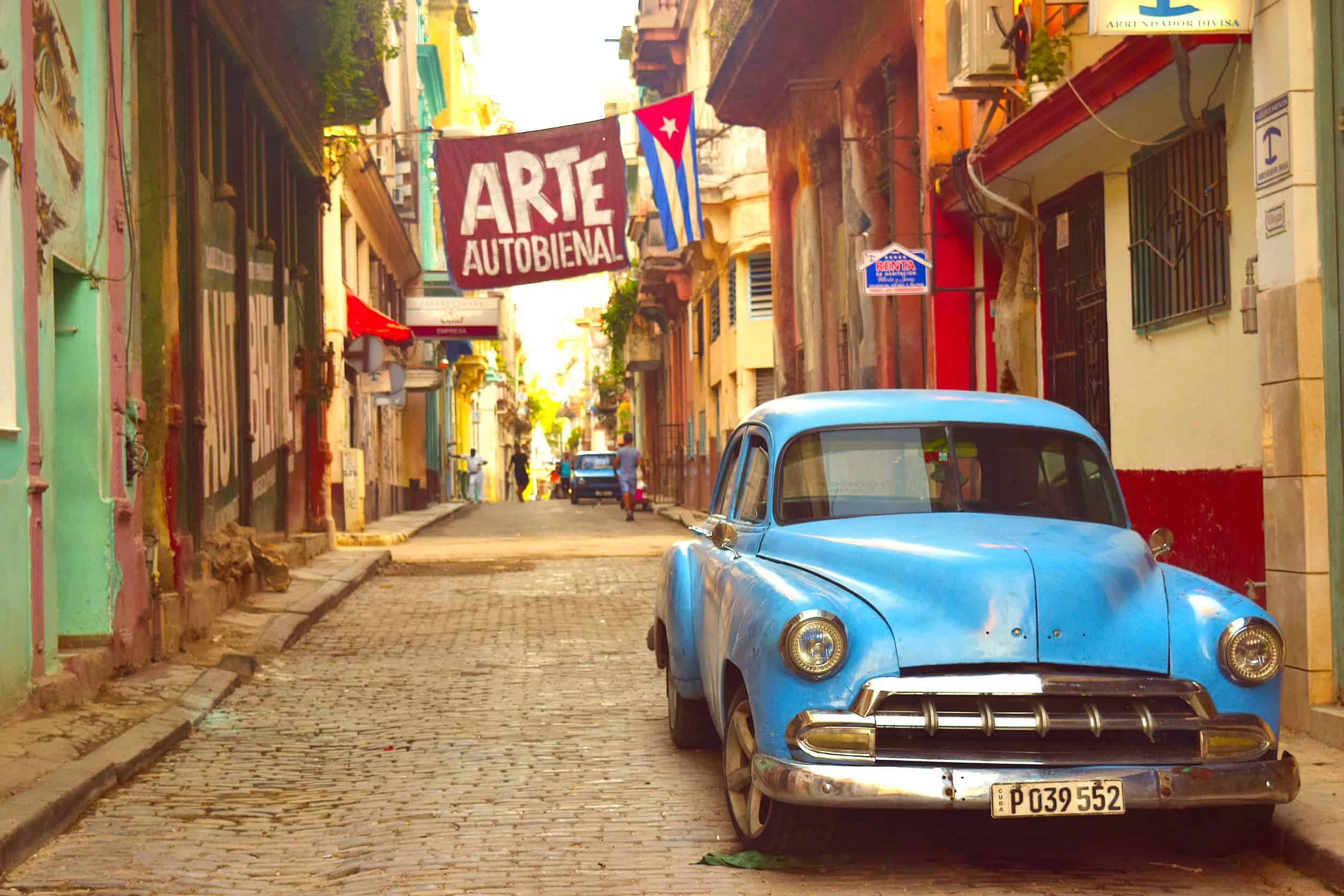Things to do in Havana solo: visit during the carnival and make new friends.