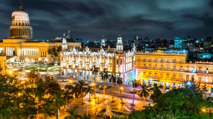 Ultimate Havana nightlife guide. Parque Central at night.