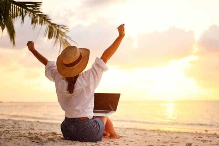 Study online from anywhere, like here, bring your laptop to the beach and feel the freedom. 
